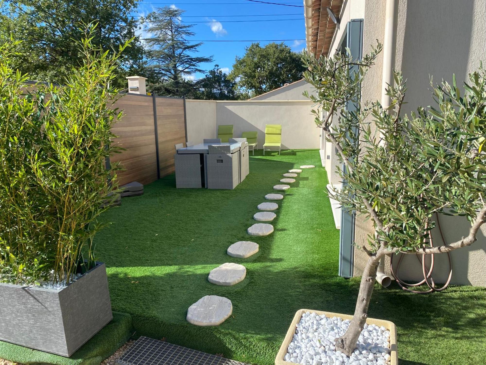 Agreable Dependance 3 Pieces Ferienhaus Saint-Maximin